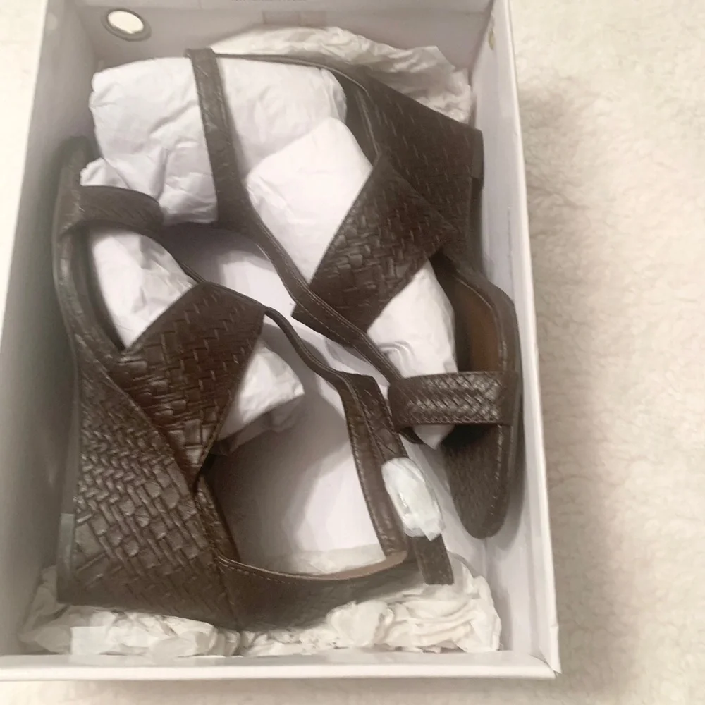 Ashro | Sandee Wedge Brown New With Tags NWT